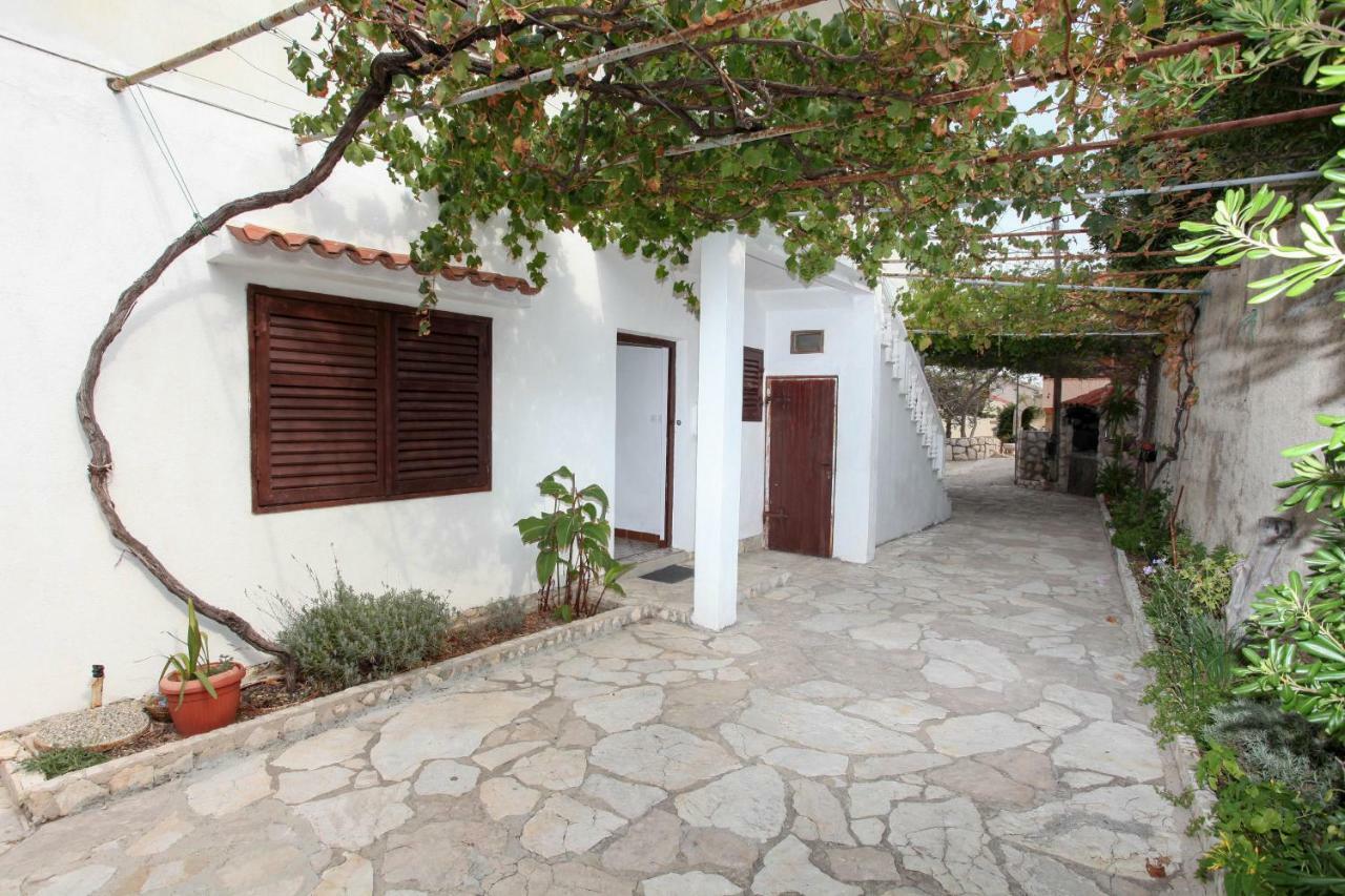 Apartments Salis Паг Экстерьер фото